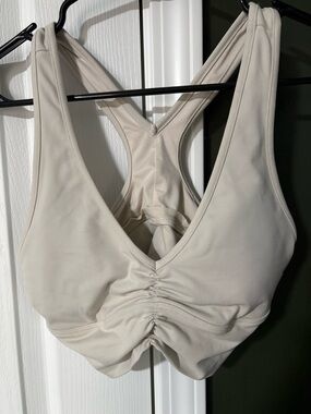 Cream Grey Alo Yoga V-Neck Sports Bra